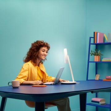 ONE DESK LIGHT THAT DOES IT ALL